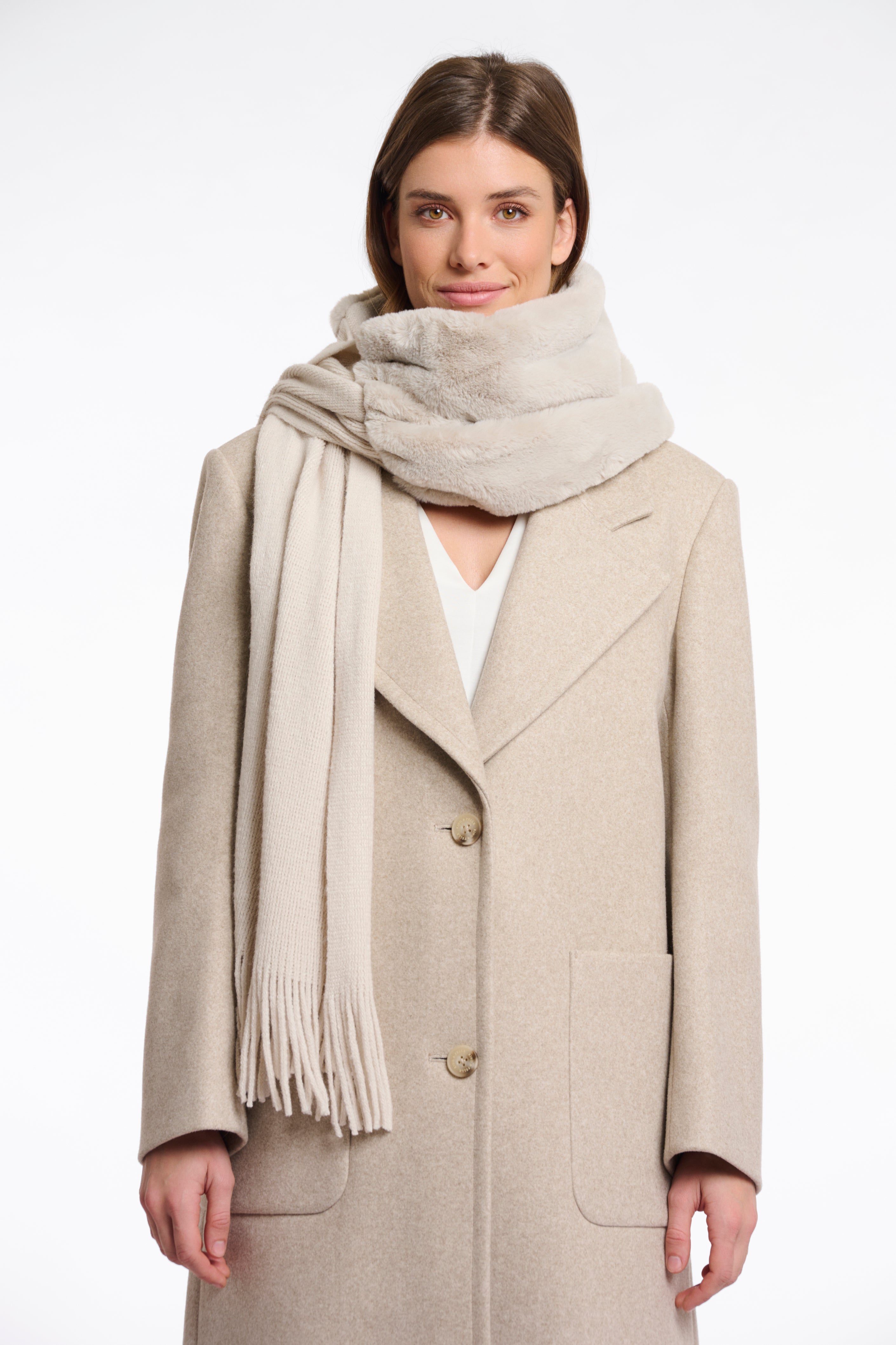 Vlien Knitted Scarf with Faux Fur, Birch image 0