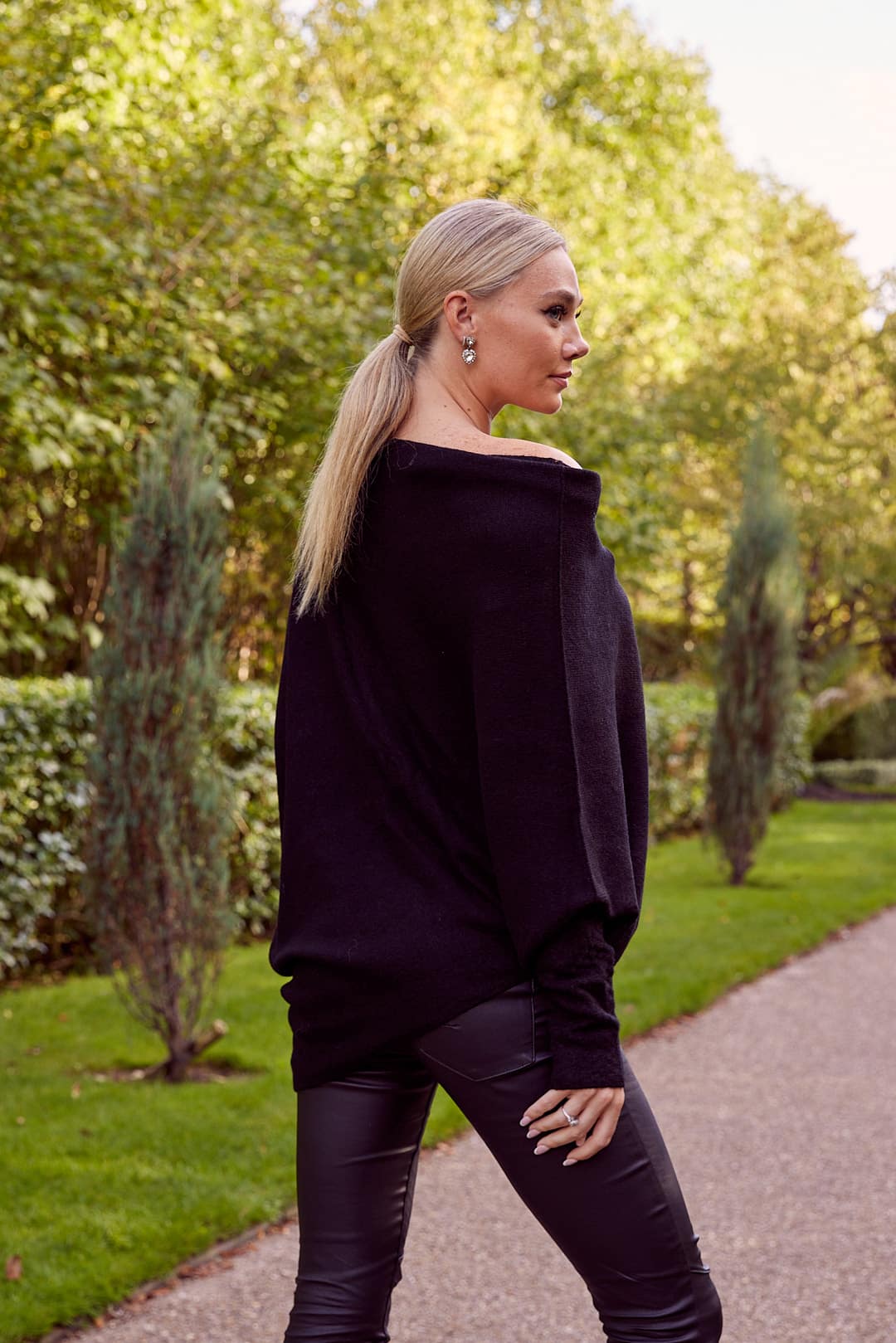Asymmetric Knit, Black image 4