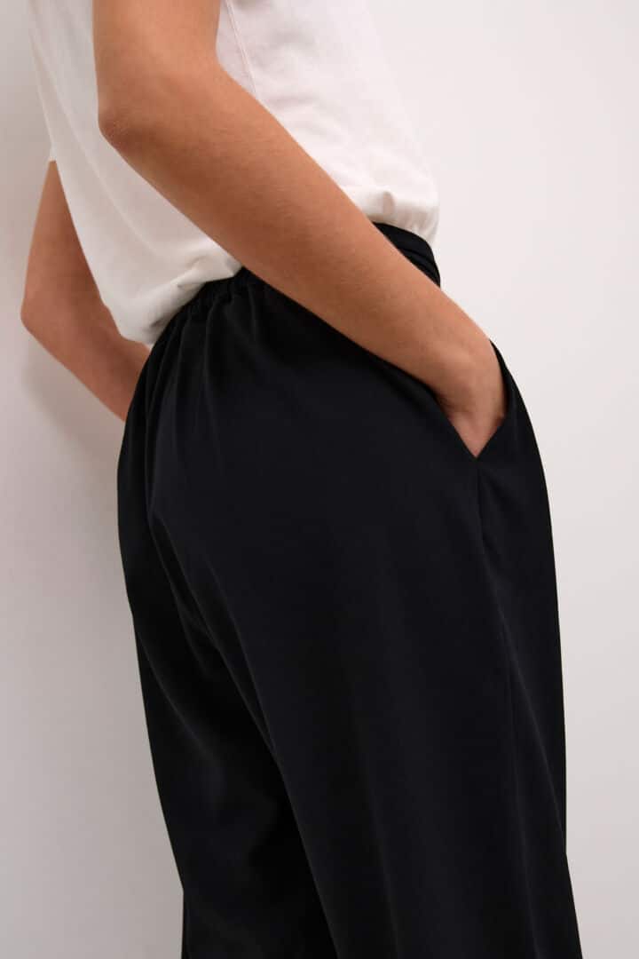 Charlott Harem Short Pants, Pitch Black image 2
