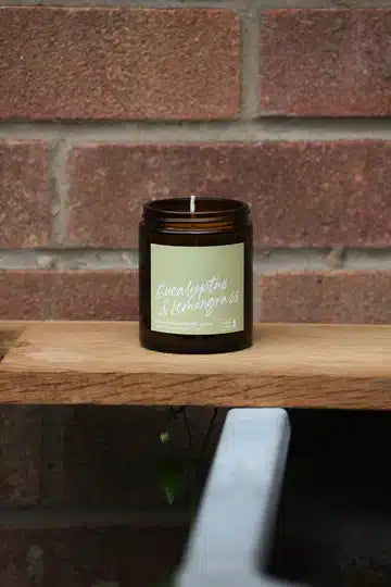 Eucalyptus & Lemongrass, Beeswax & Rapeseed Candle - 120ml image 0