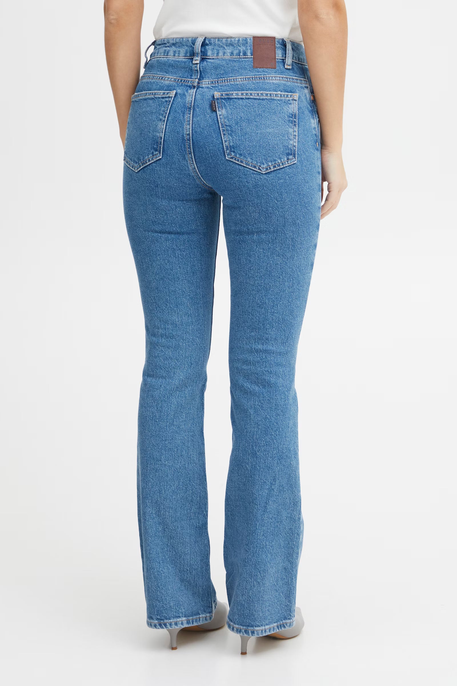Talia High-Waisted Boot Cut Jean, Mid Blue Denim image 2