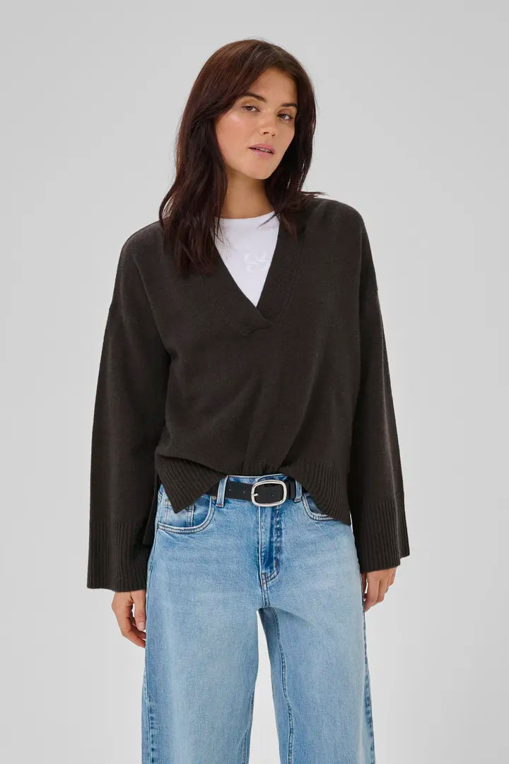Huxi V-Neck Pullover, Espresso image 0