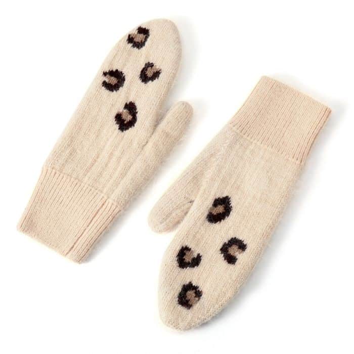 Cosy Leopard Paw Mittens, Beige image 2