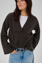 Huxi V-Neck Pullover, Espresso image 1