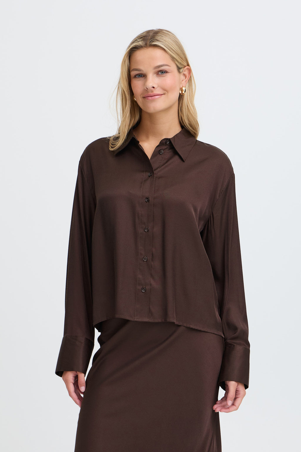 Fransa Luxe Shirt in Mole brown with a subtle sheen, styled front