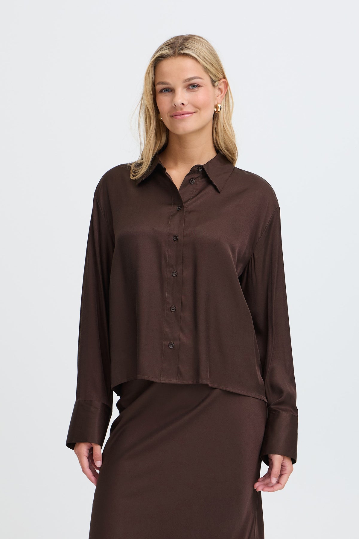 Fransa Luxe Shirt in Mole brown with a subtle sheen, styled front