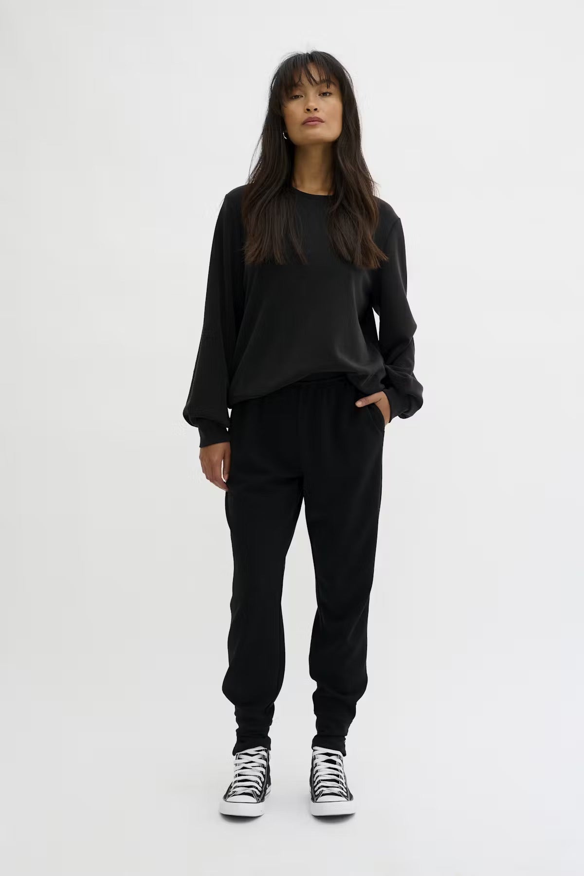 MEW 23 The Sweat Blouse, Black - lifestyle front