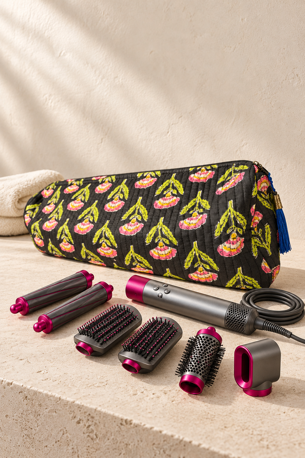 Grand Wash Bag, Black Bloom