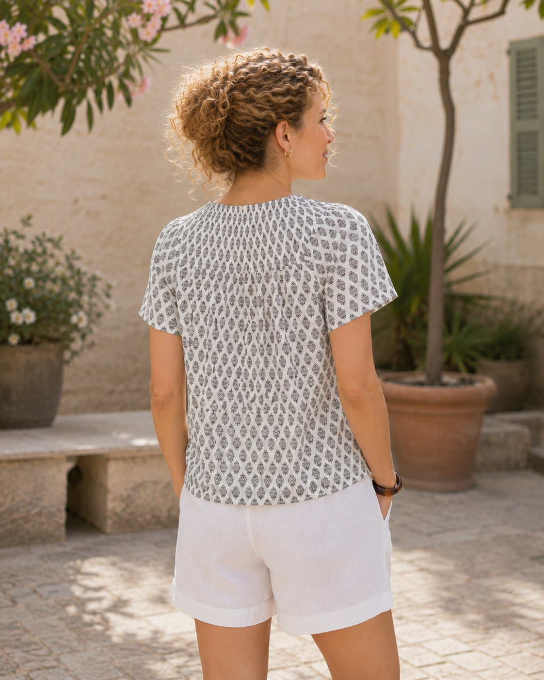 Voila Blouse, Graphic Stamp White Black