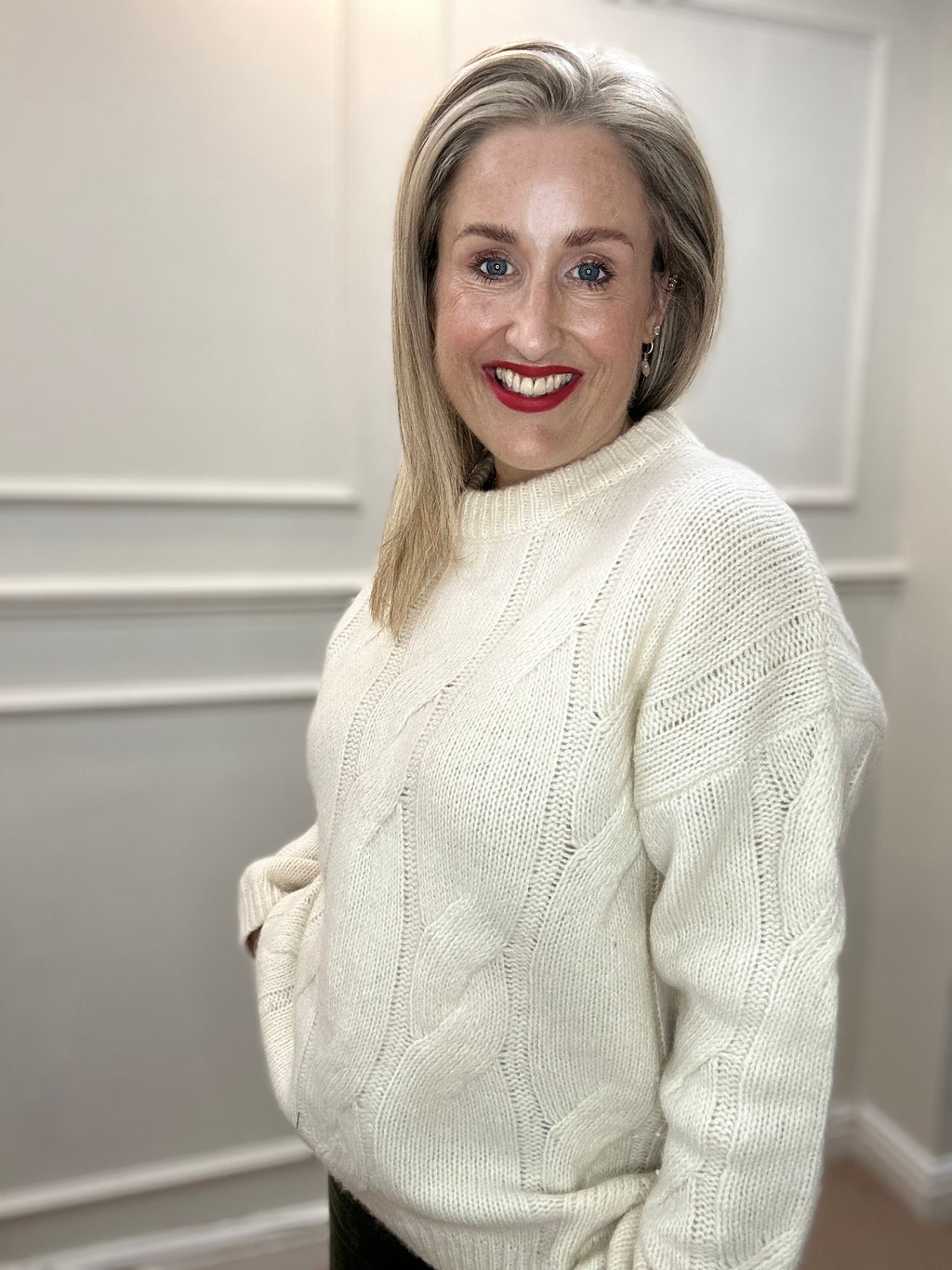 Will Knit Pullover, Snow White image 1