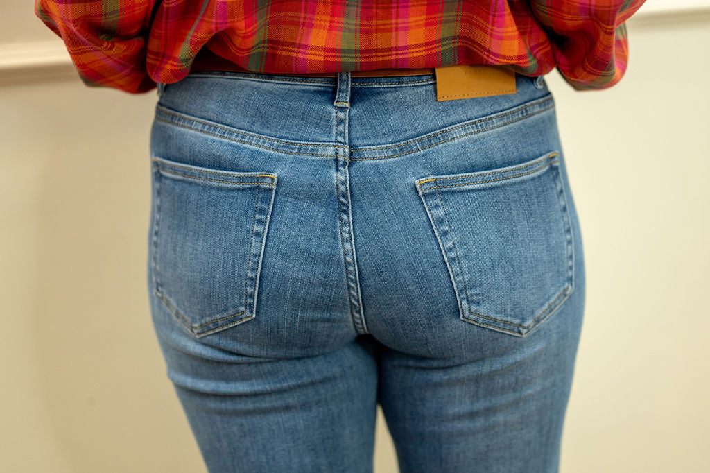 Twiggy 3/4 Length Jean, Mid Blue