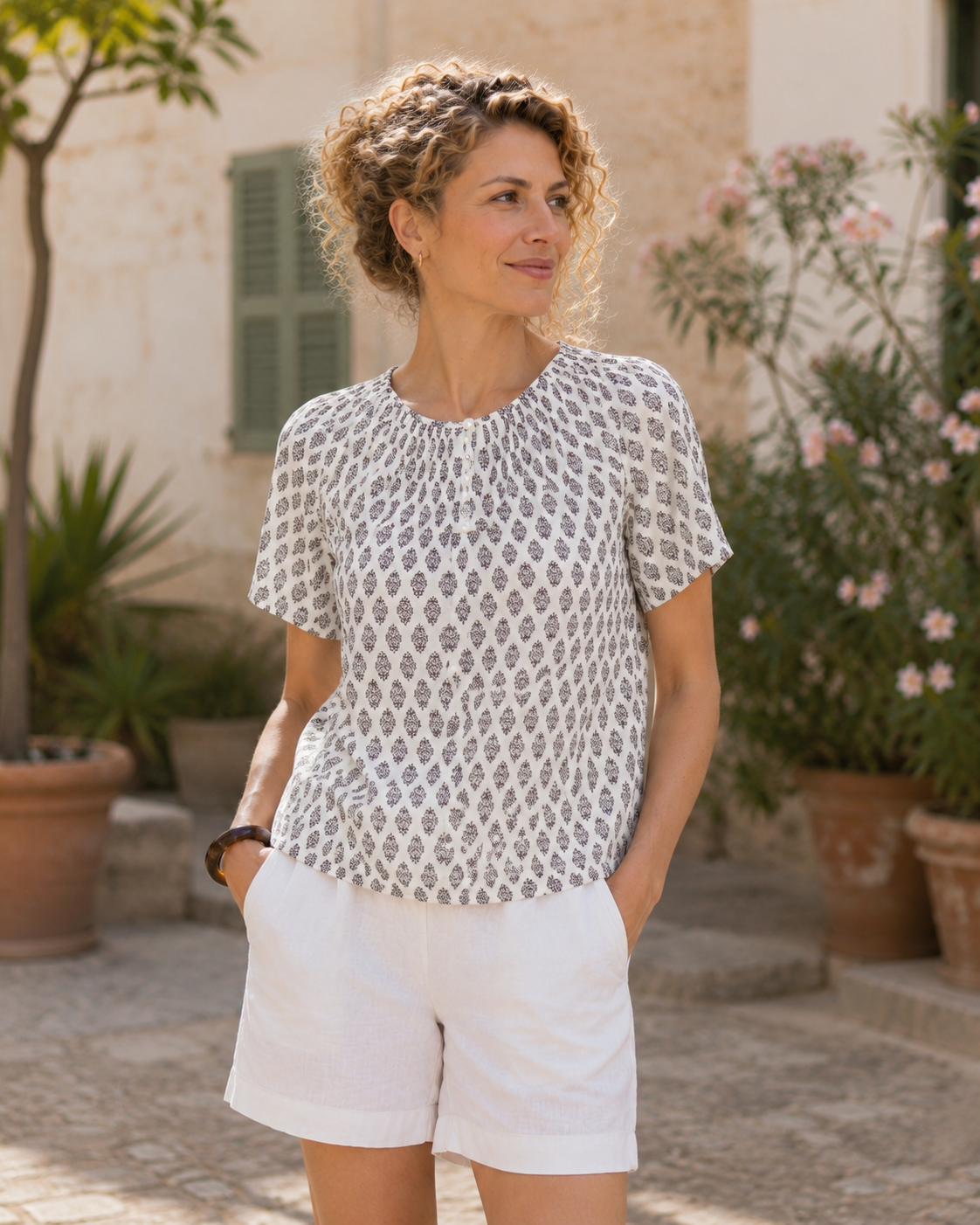 Voila Blouse, Graphic Stamp White Black