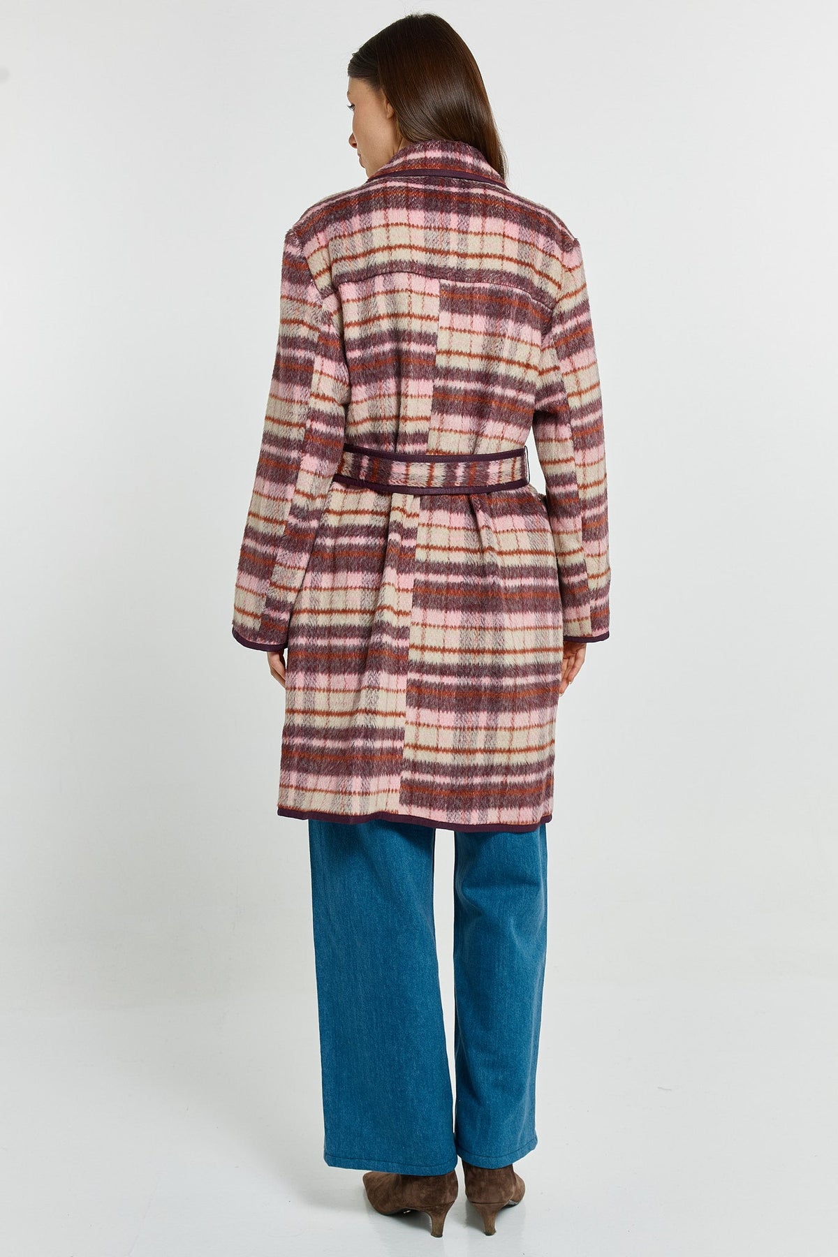 Sundae Coat, Wine Check
