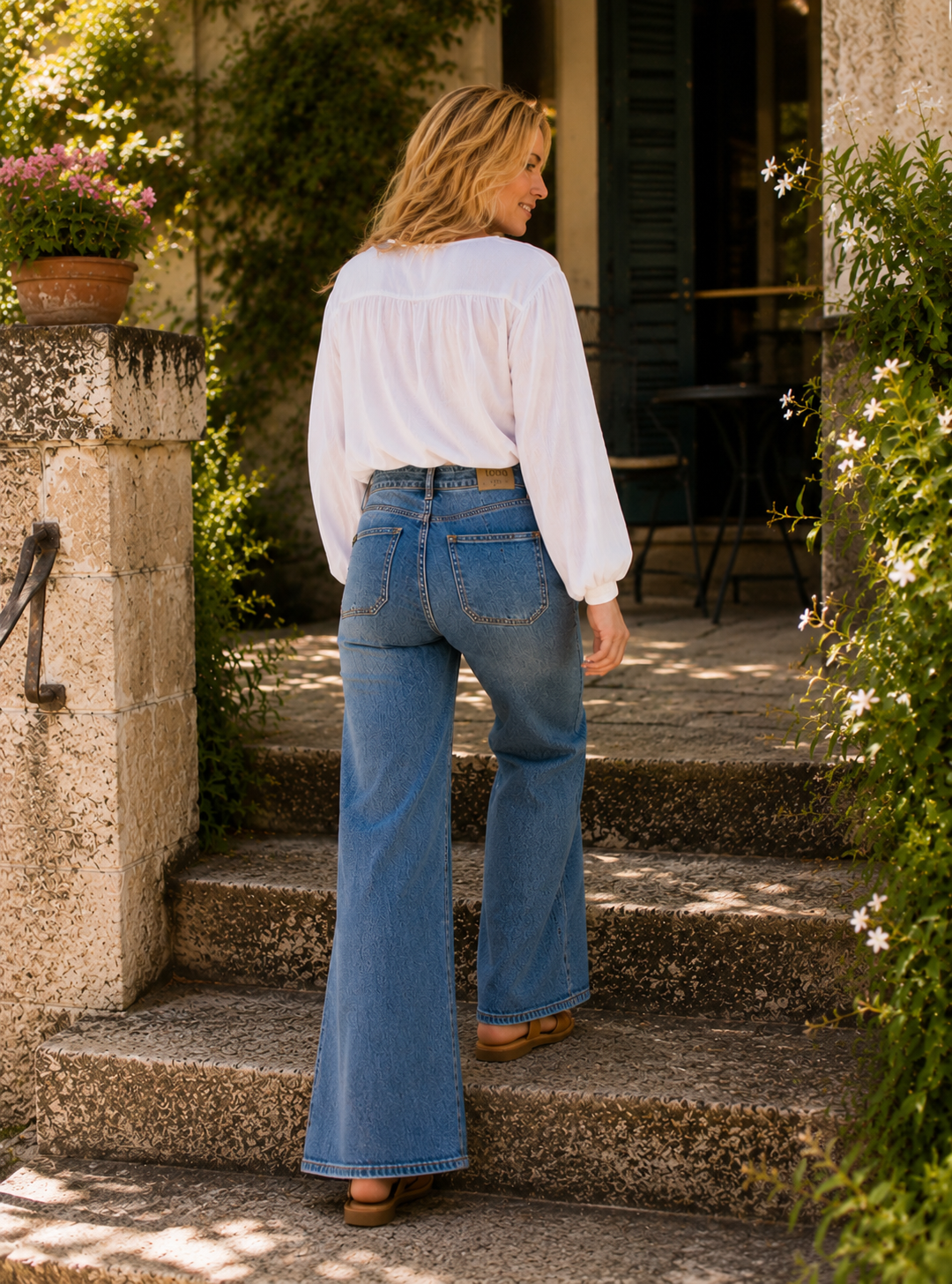 Rowan Jean - Wide Leg, Mid-Wash