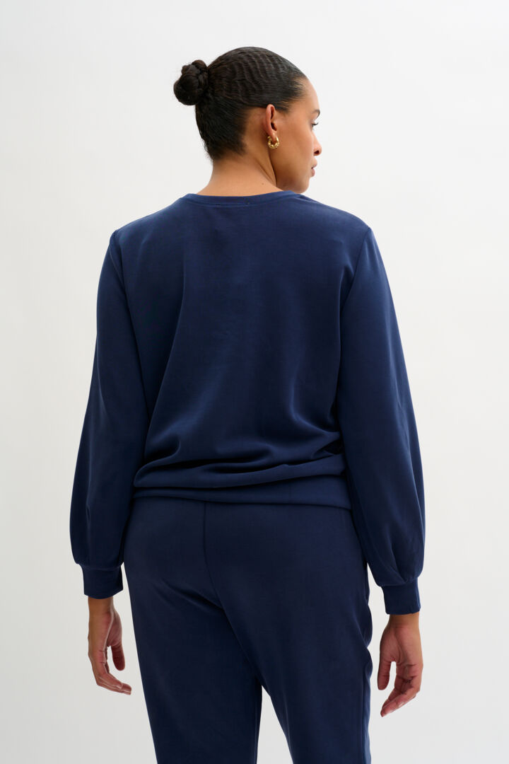 The Sweat Blouse, Total Eclipse