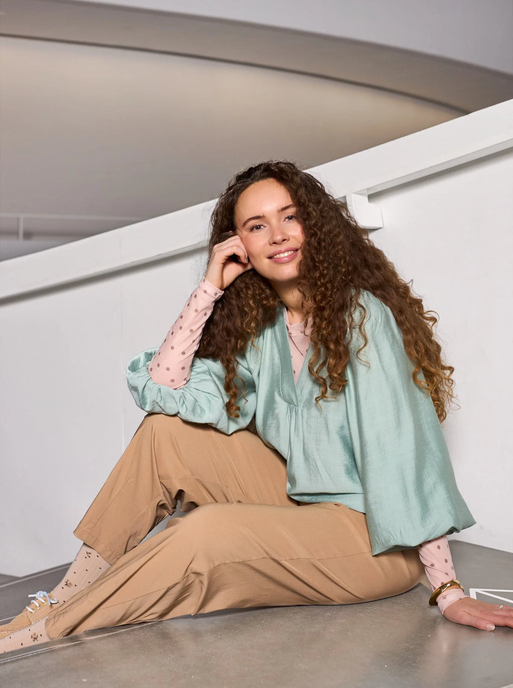 Beate Barrel Pant, Latte