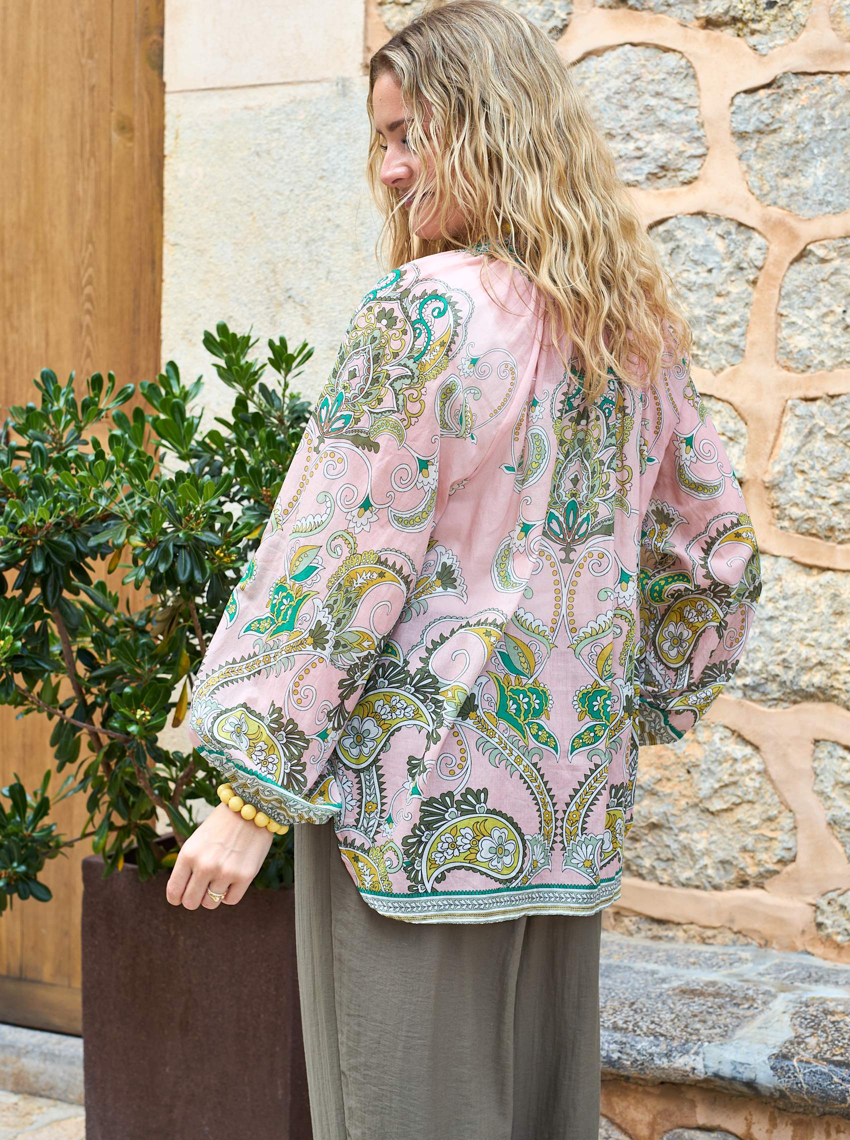 Betty Blouse, Rose