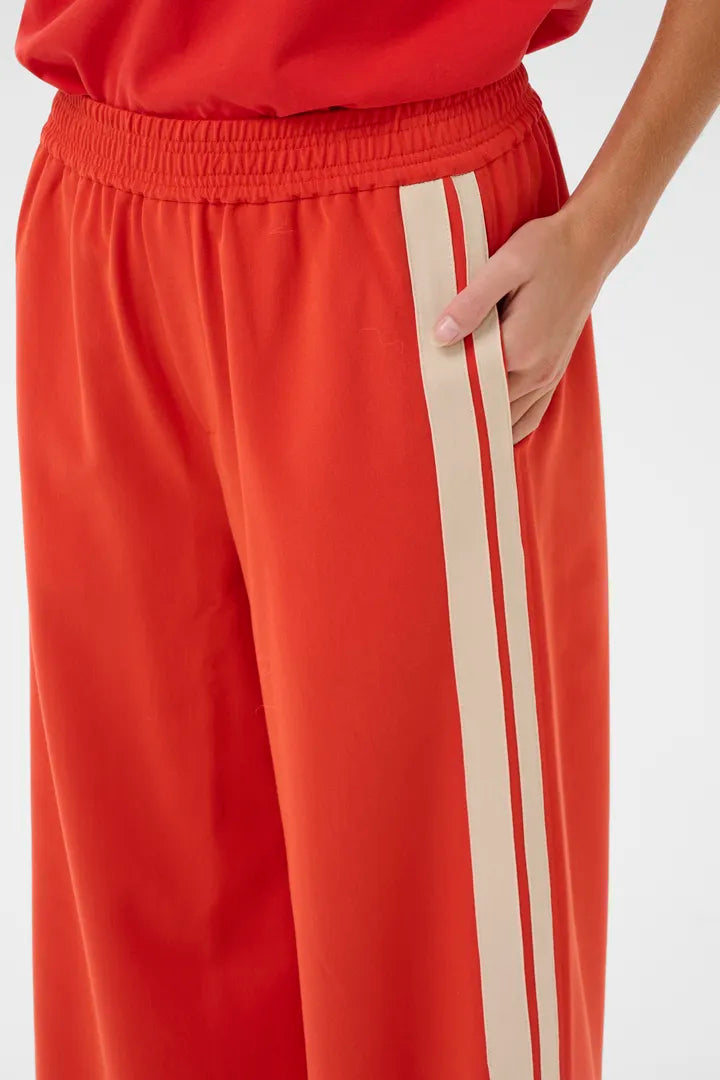 Pascale Trouser, Valiant Poppy