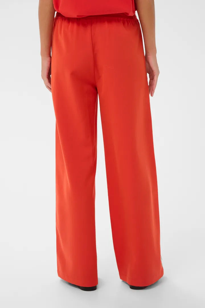 Pascale Trouser, Valiant Poppy