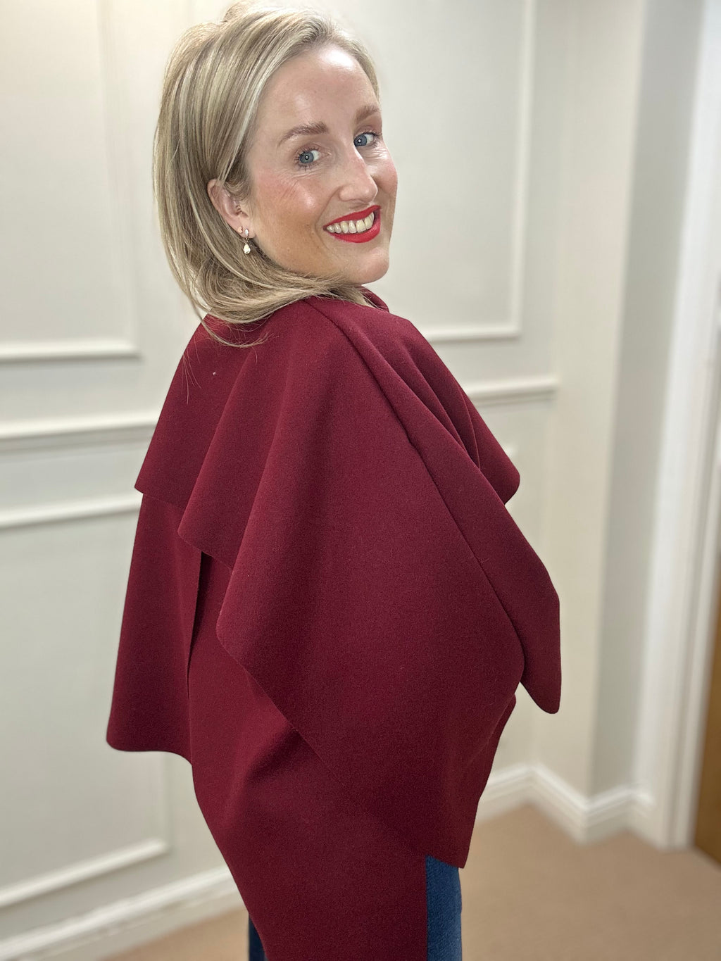 Margot Cape, Burgundy