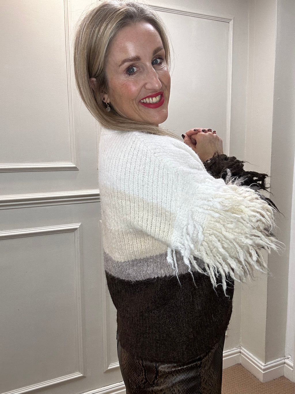 Sally Cardigan, Stripes