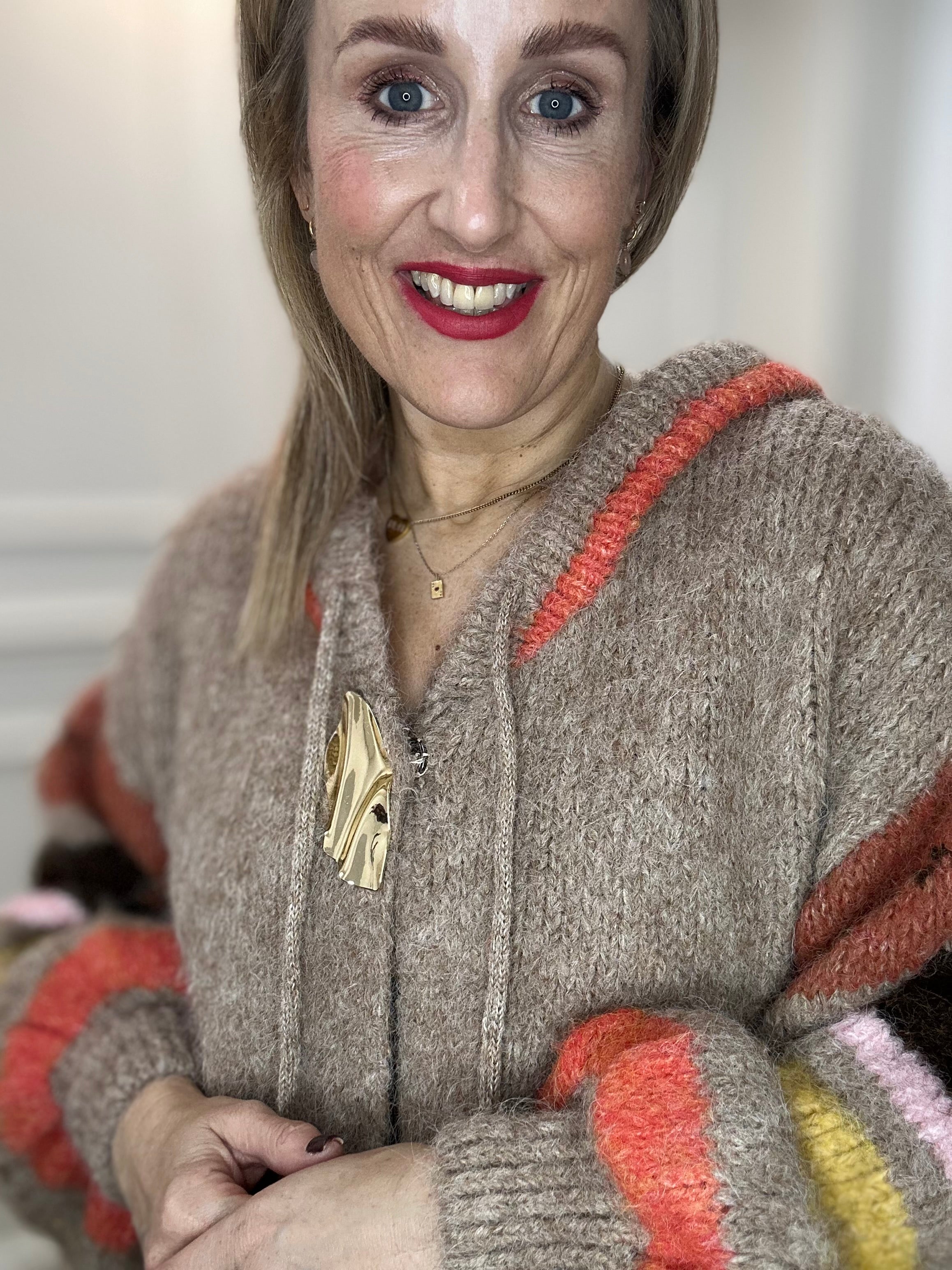 Vivienne Cardigan, Sand