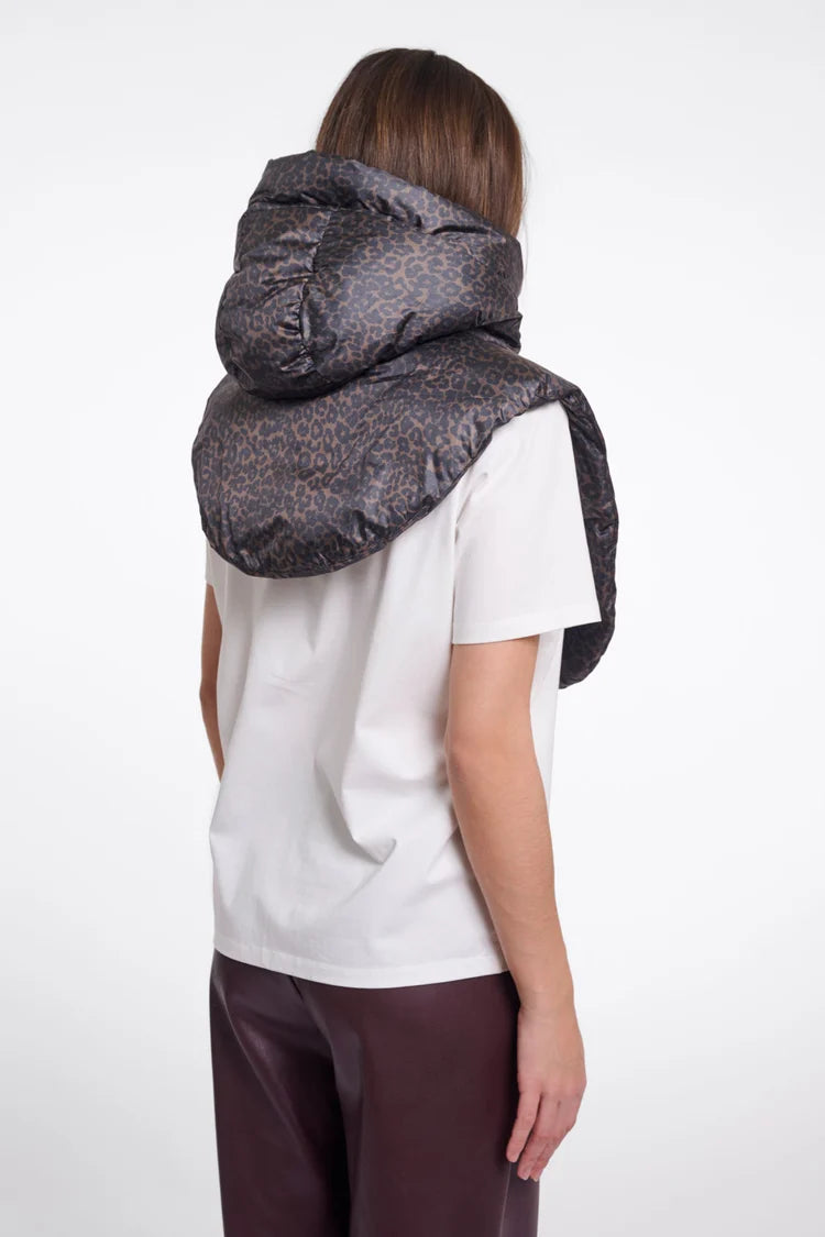 Tabita Padded Bib, Small Leopard