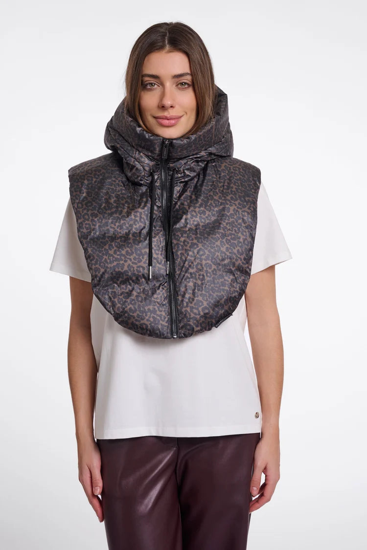 Tabita Padded Bib, Small Leopard