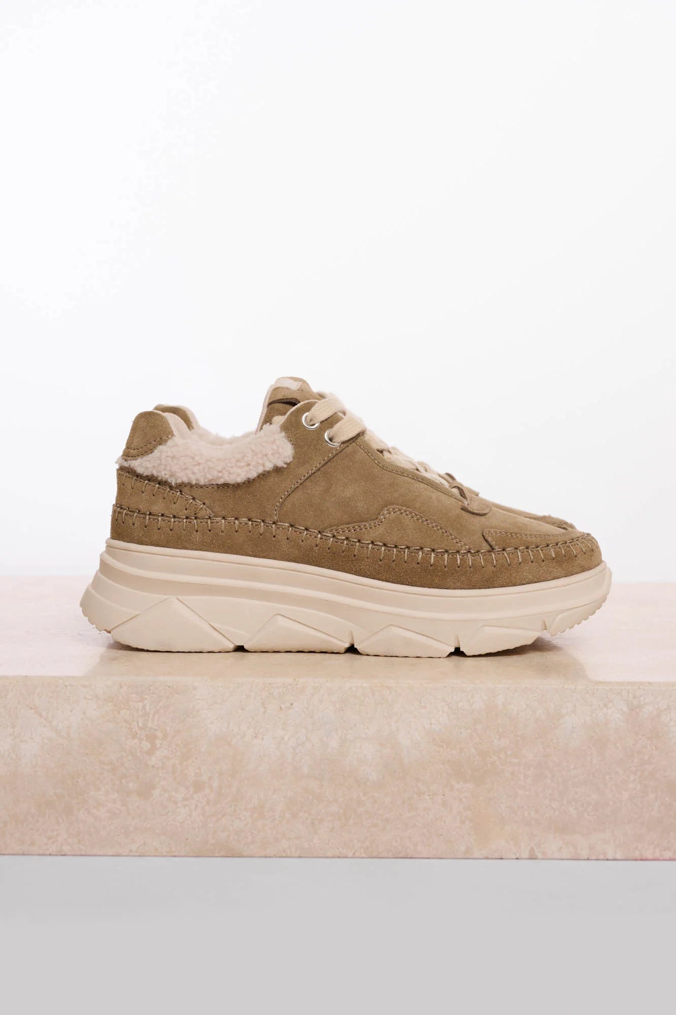 Willa Trainer, Olive
