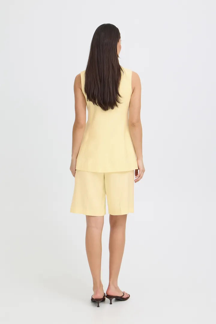 Essie Waistcoat, Flan
