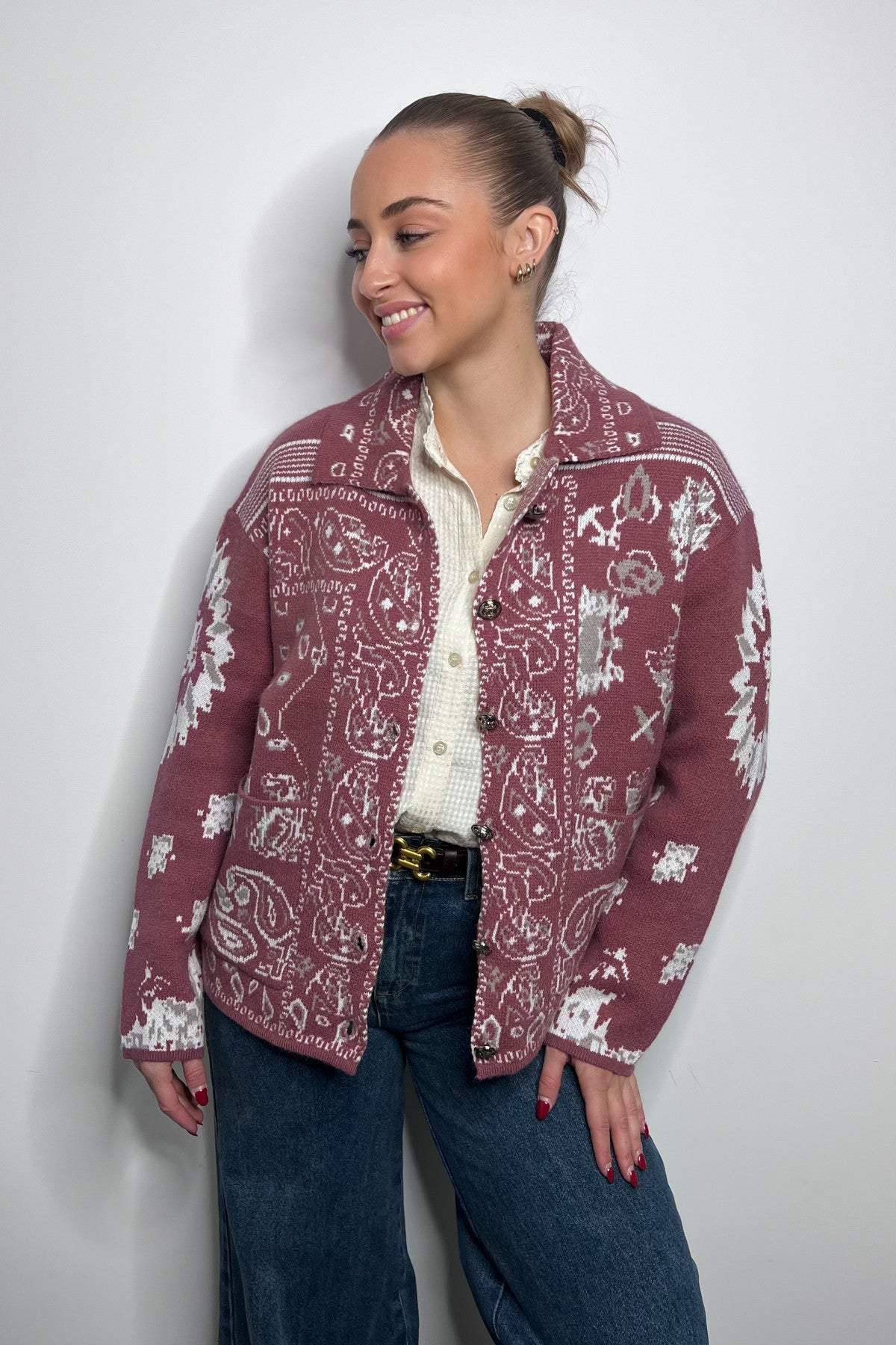 Maylis Cardigan, Roan Rouge