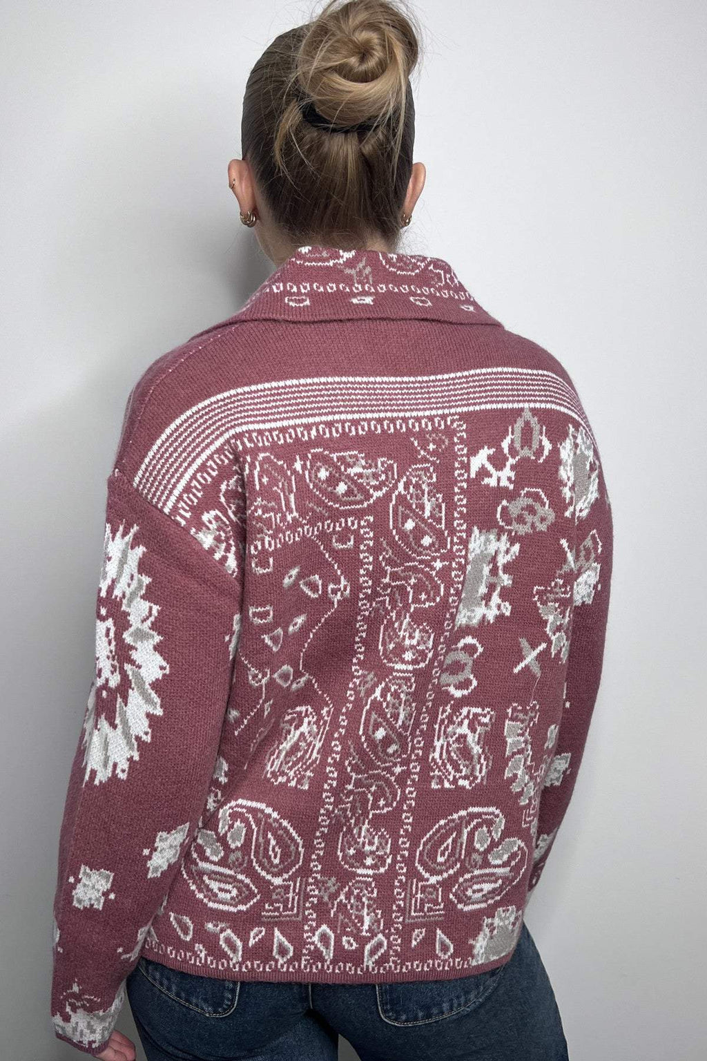 Maylis Cardigan, Roan Rouge