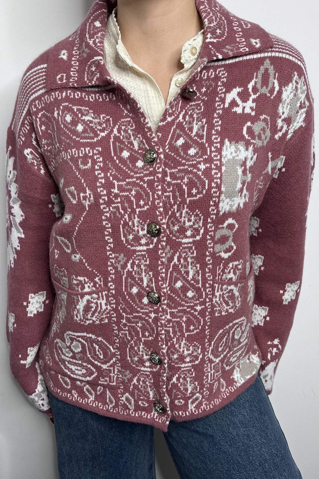 Maylis Cardigan, Roan Rouge